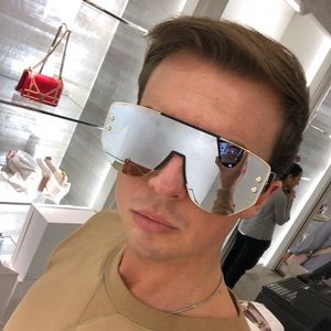 Meet your Posher, Vladimir